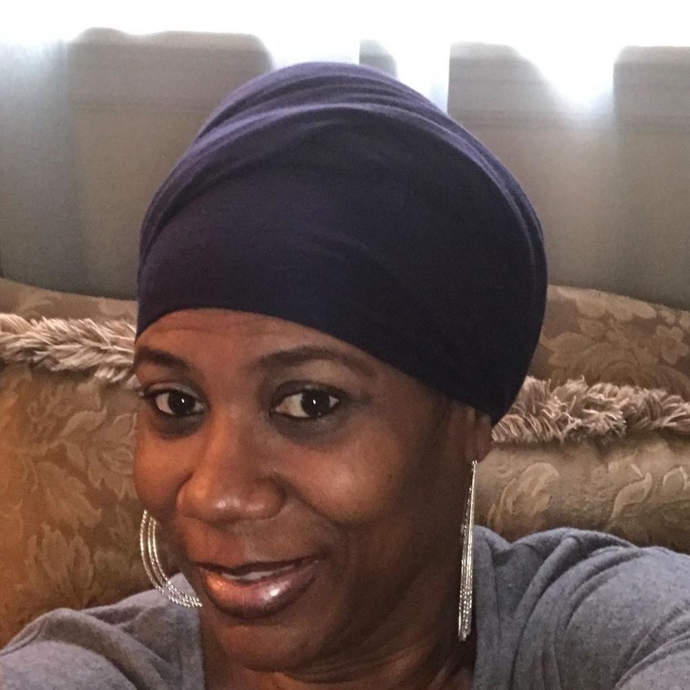 Meet your Posher, Lorie